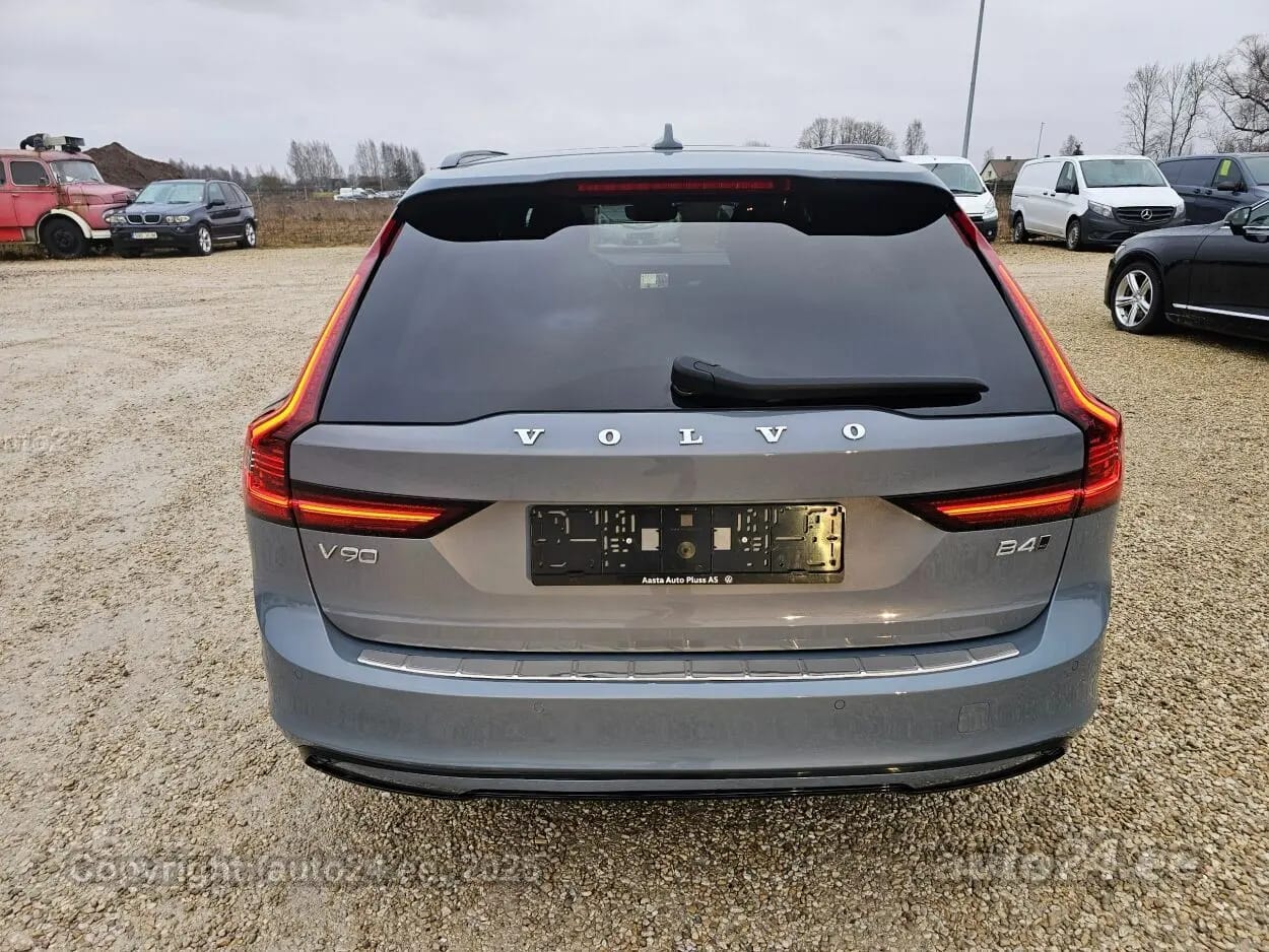 Volvo V90 Cross Country