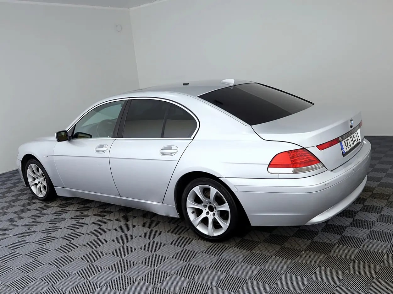 BMW 730