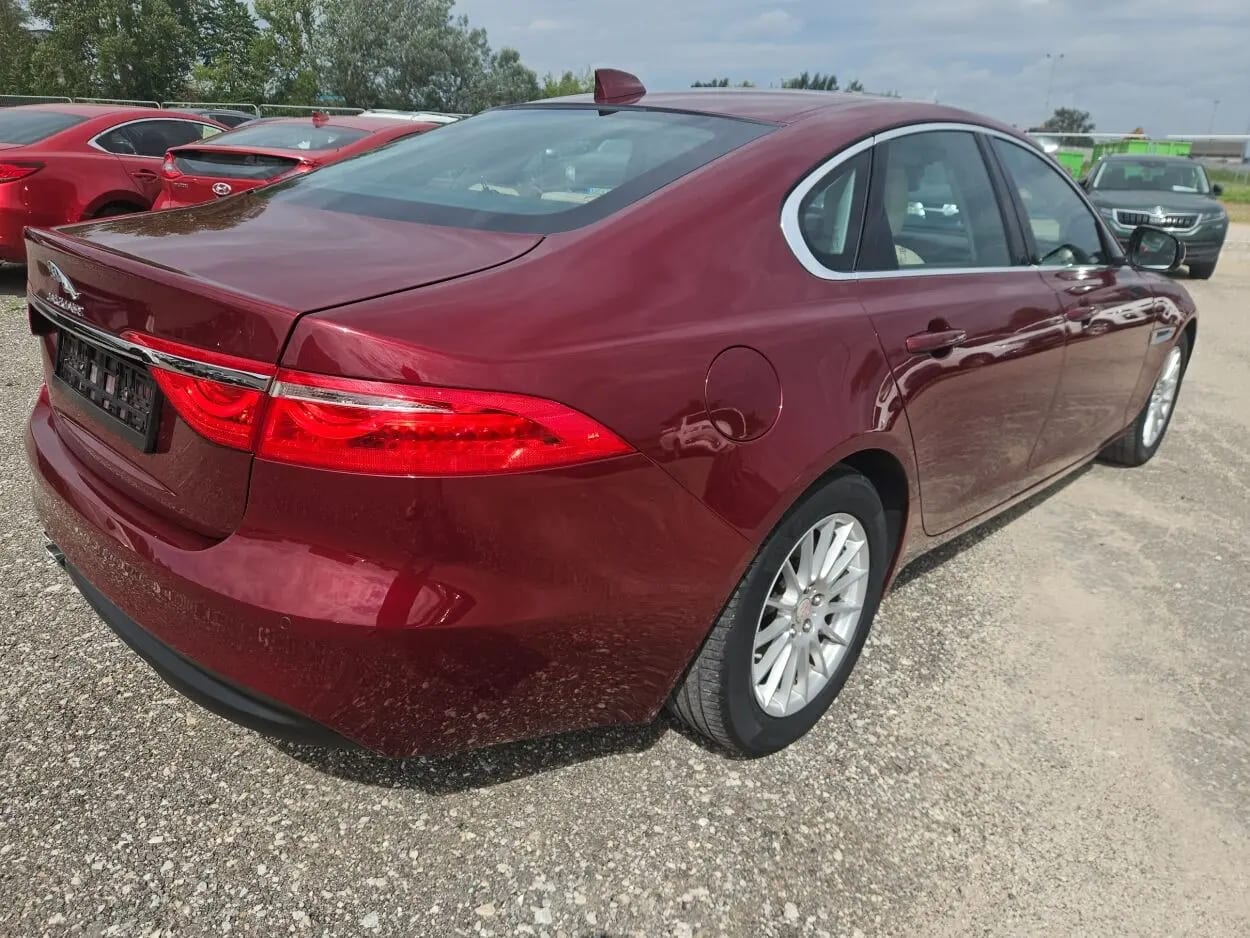 Jaguar XF
