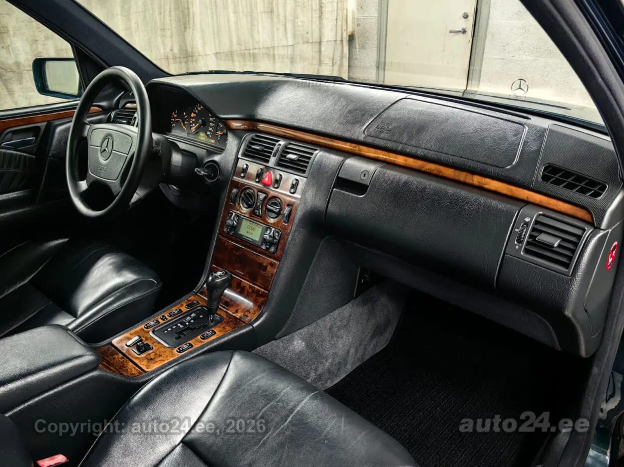 Mercedes-Benz E 280
