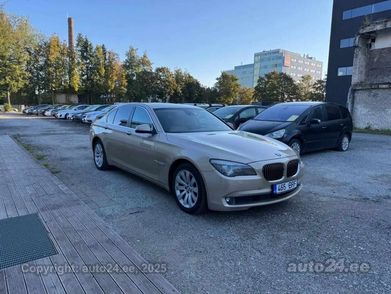 BMW 730