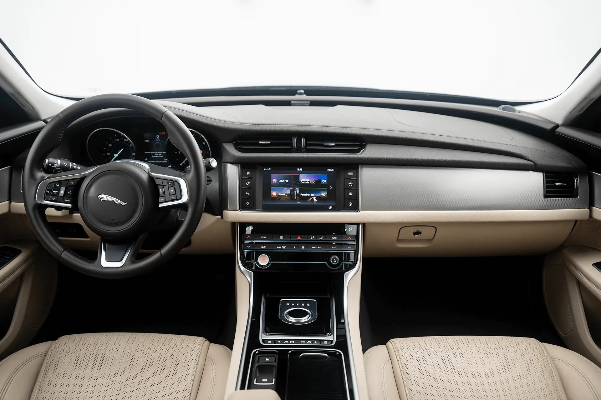 Jaguar XF