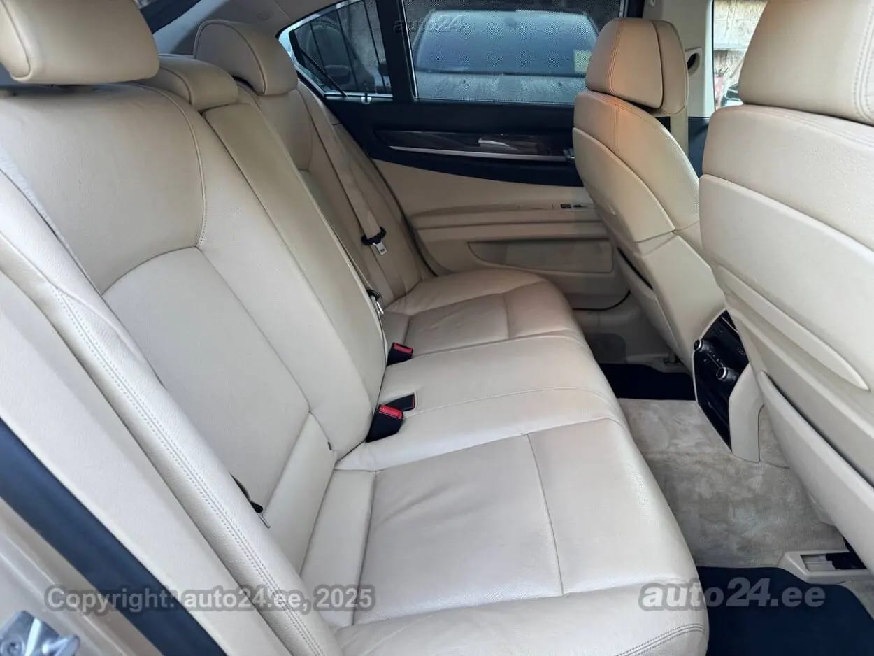 BMW 730