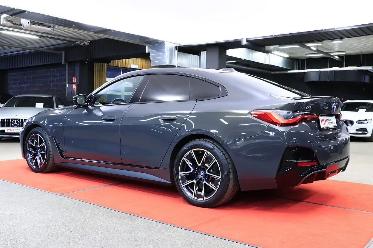 BMW i4