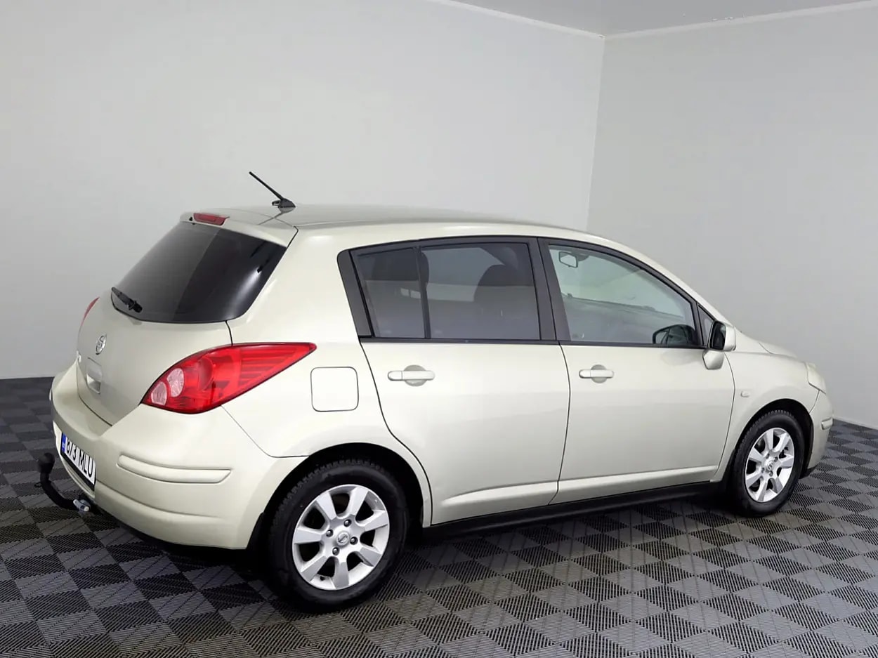 Nissan Tiida