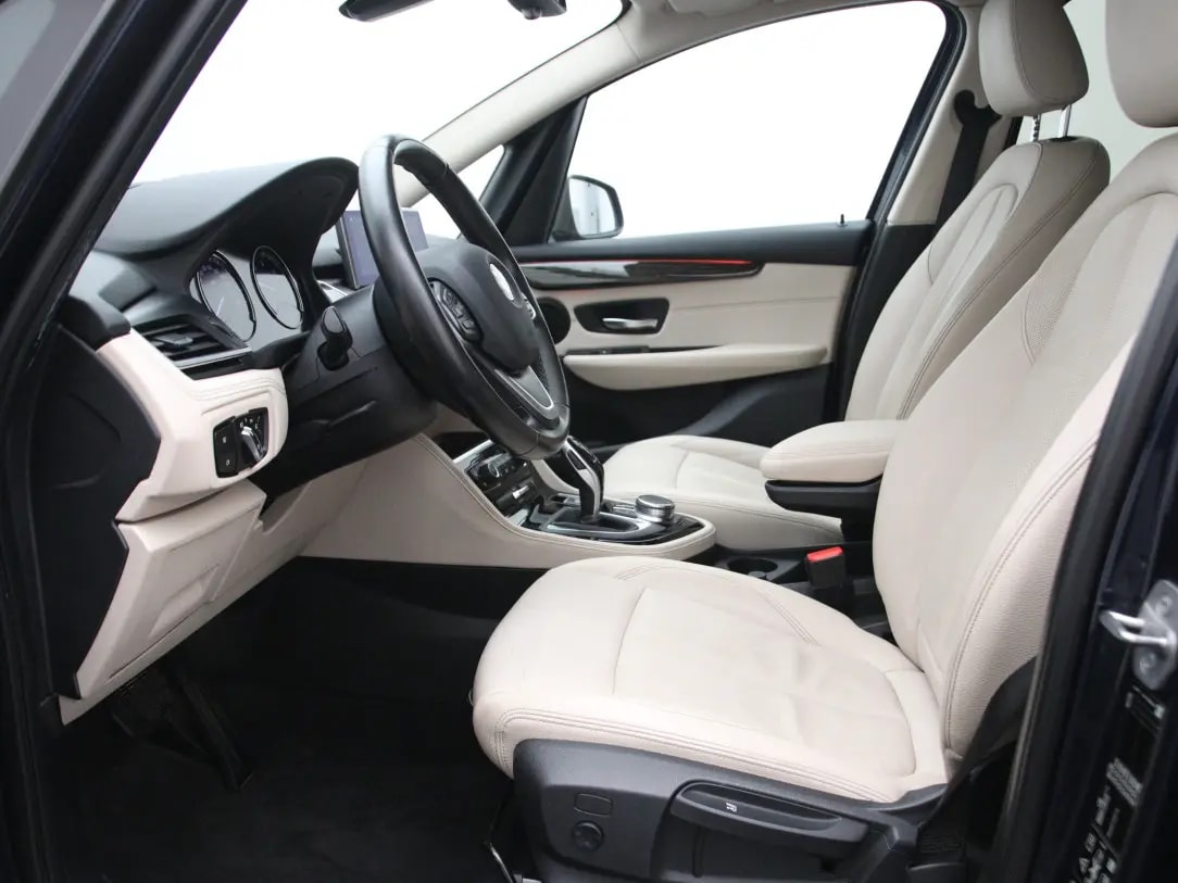 BMW 220
