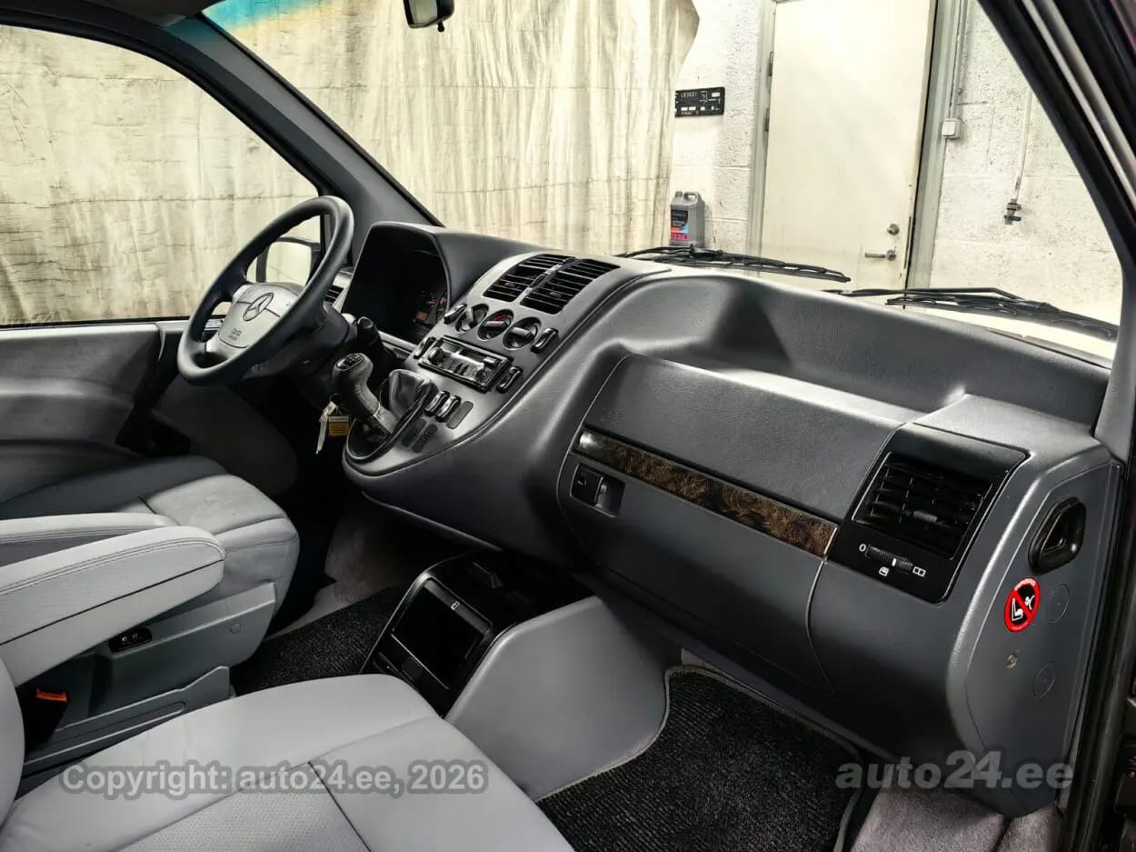 Mercedes-Benz V 230