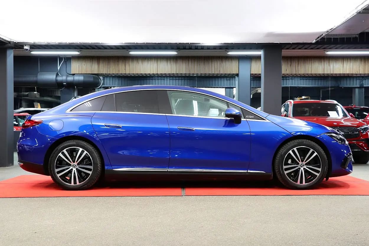 Mercedes-Benz EQE