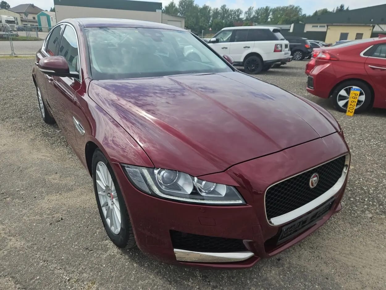Jaguar XF