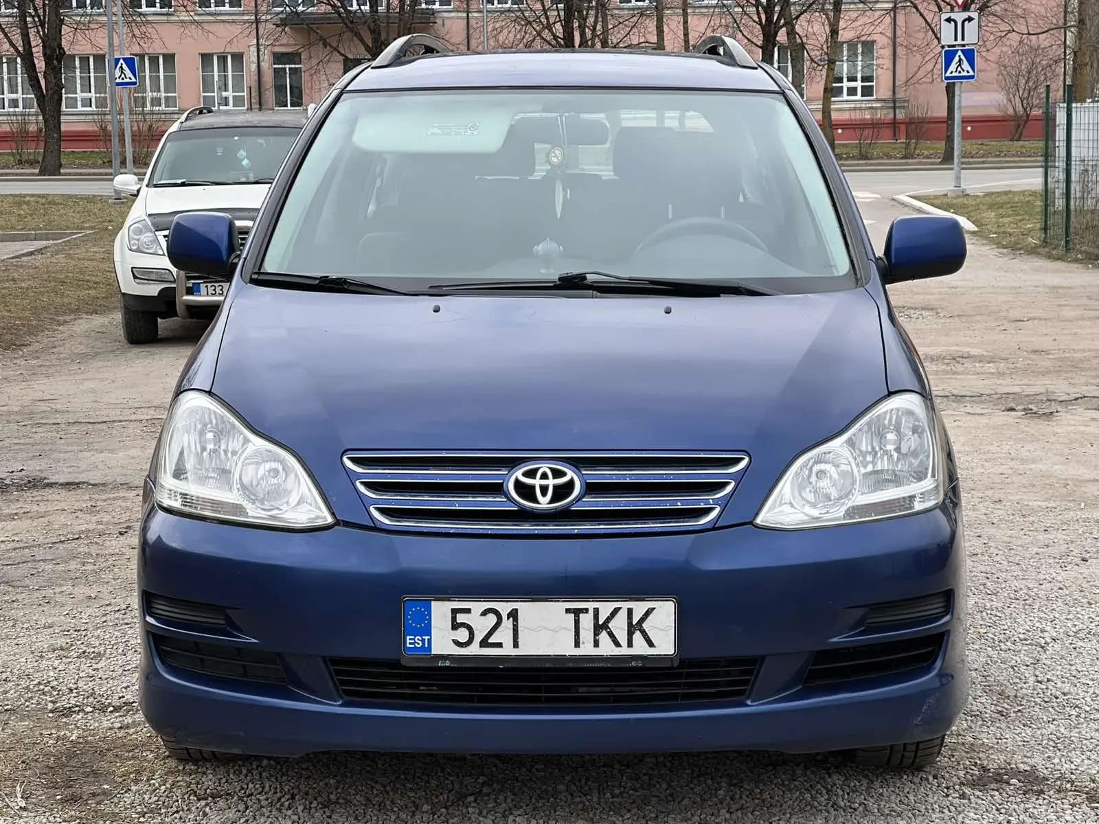 Toyota Avensis Verso