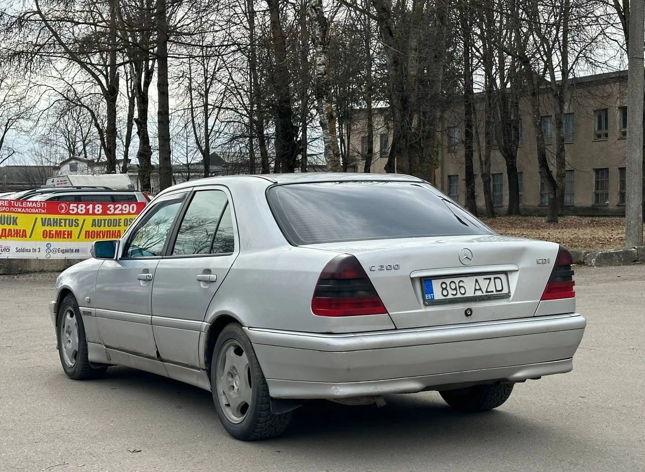 Mercedes-Benz C 220