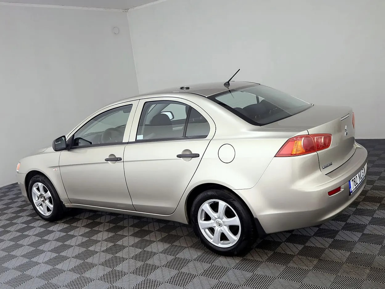 Mitsubishi Lancer