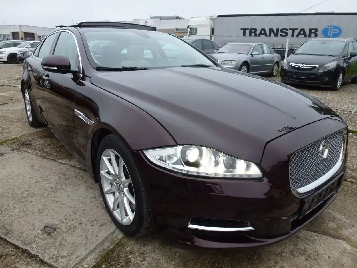 Jaguar XJ