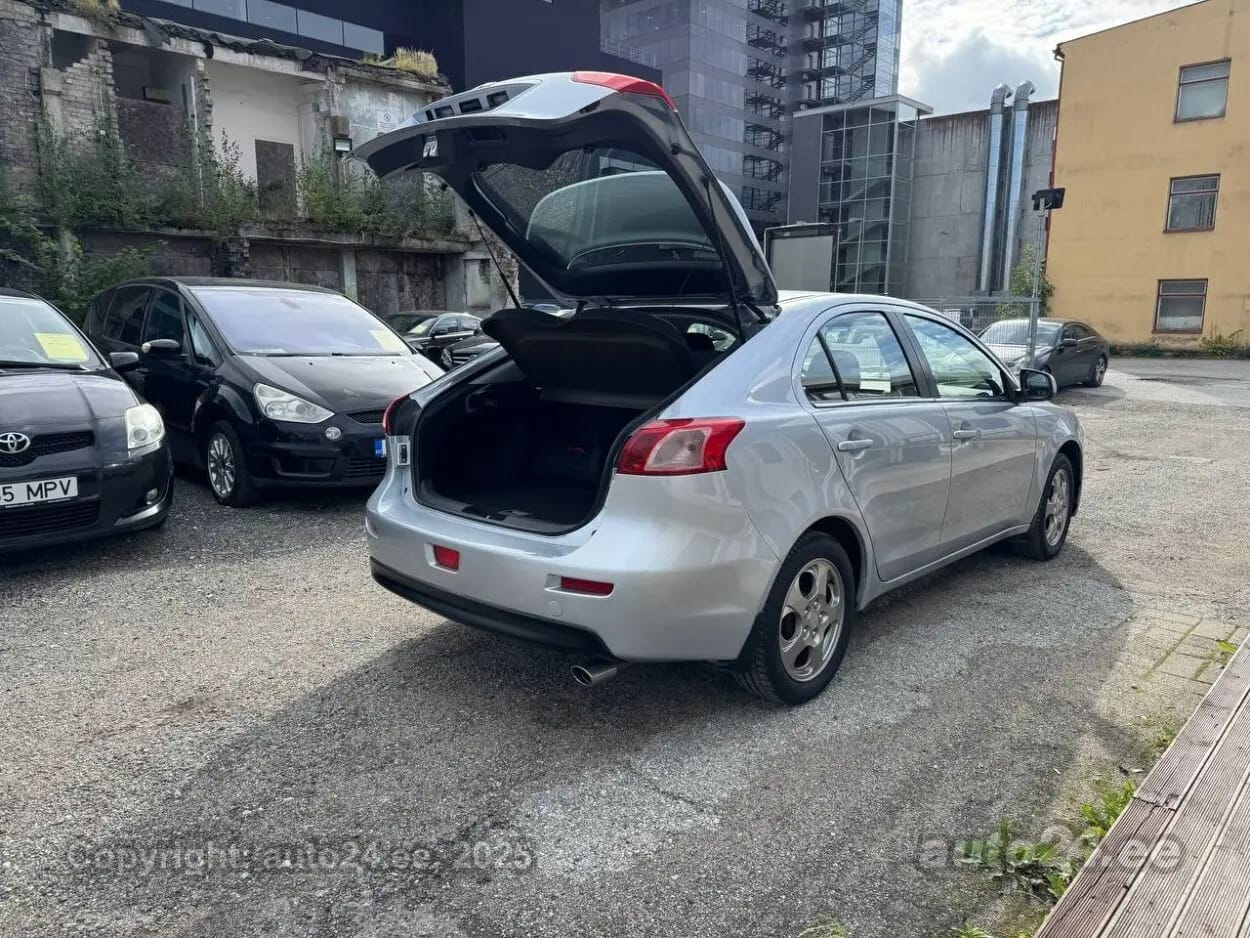 Mitsubishi Lancer