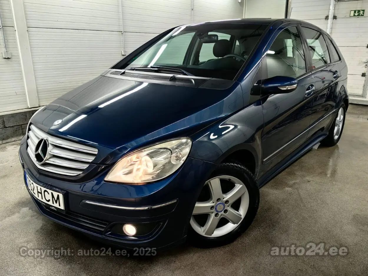 Mercedes-Benz B 180