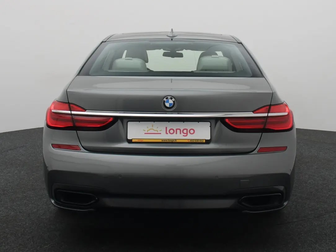 BMW 750
