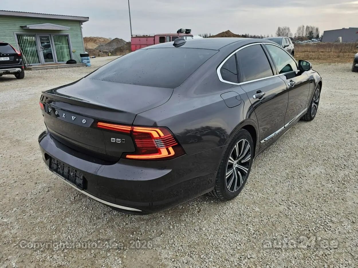 Volvo S90