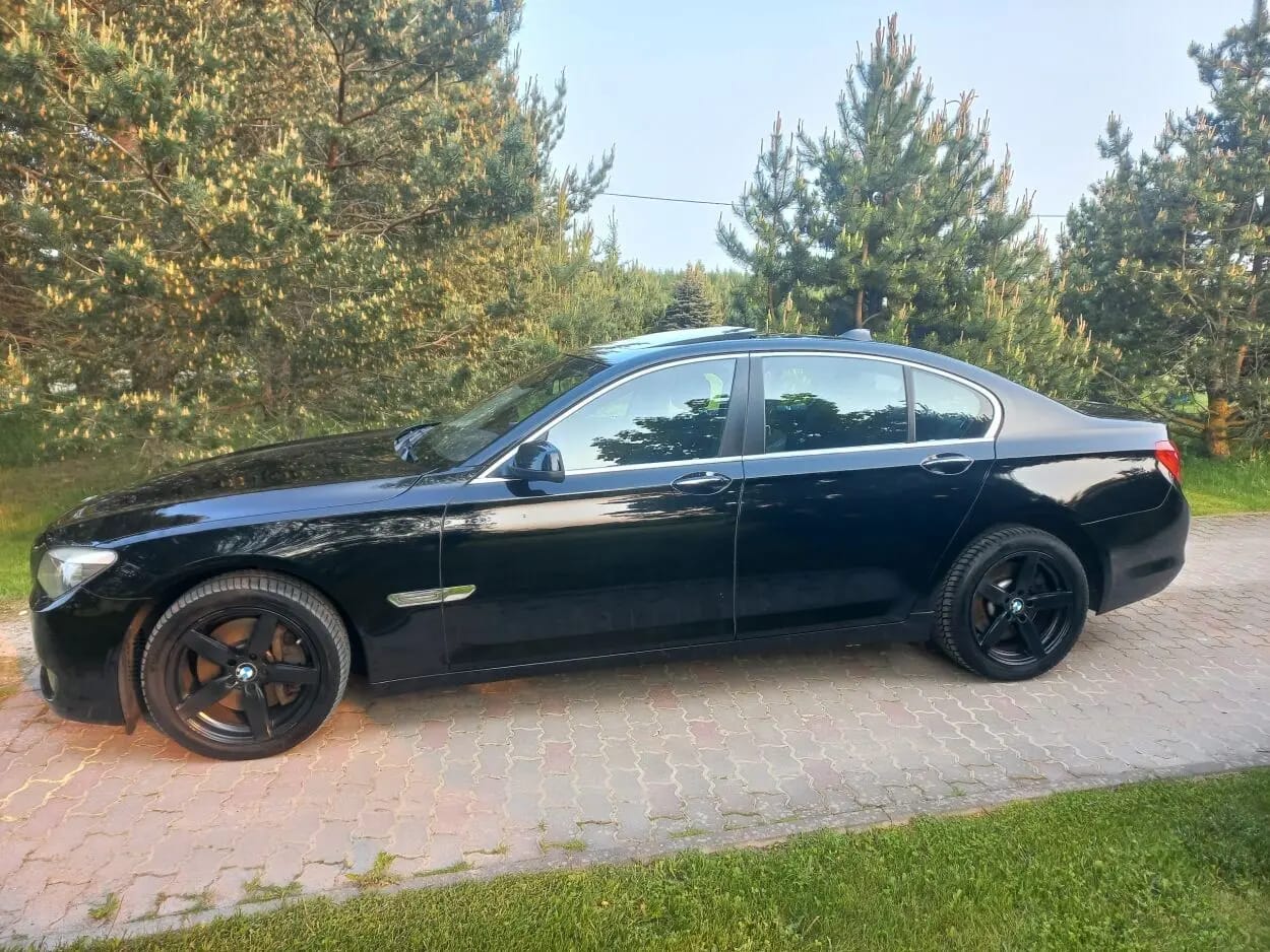 BMW 730