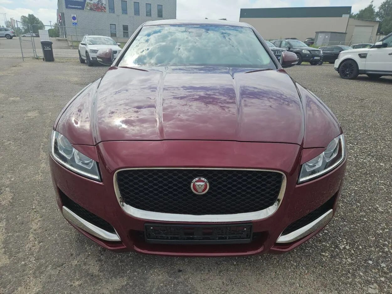 Jaguar XF