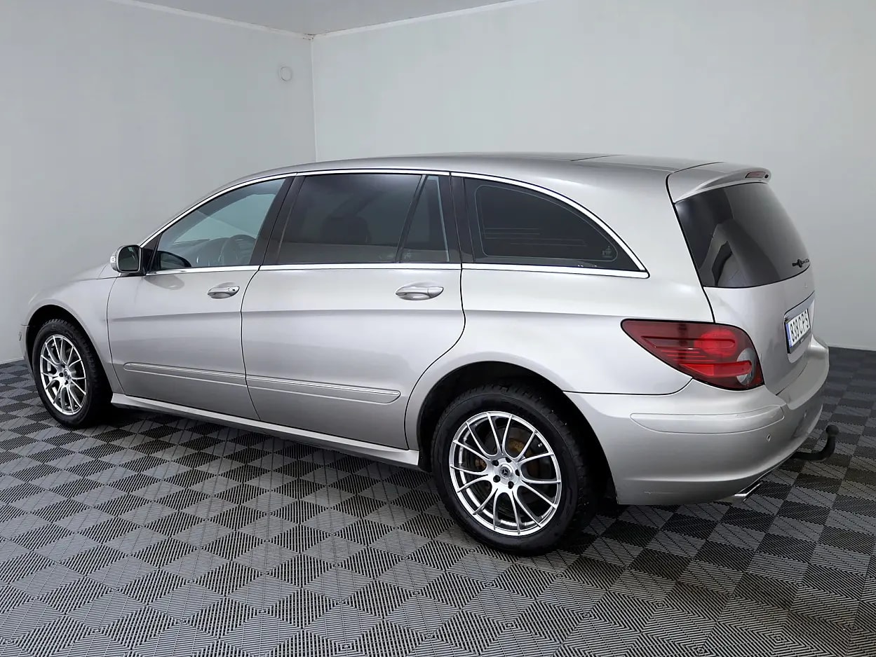 Mercedes-Benz R 320