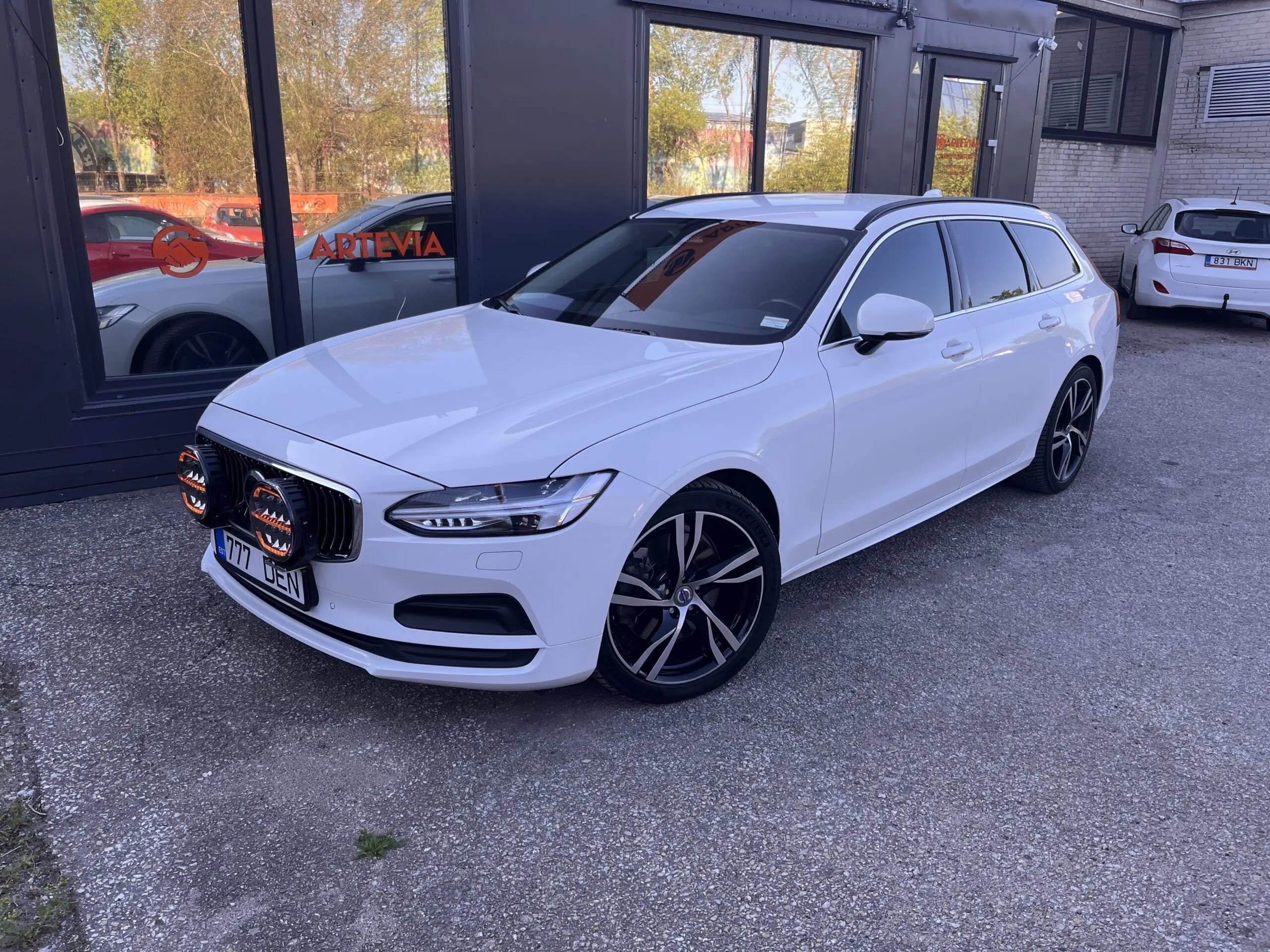 Volvo V90