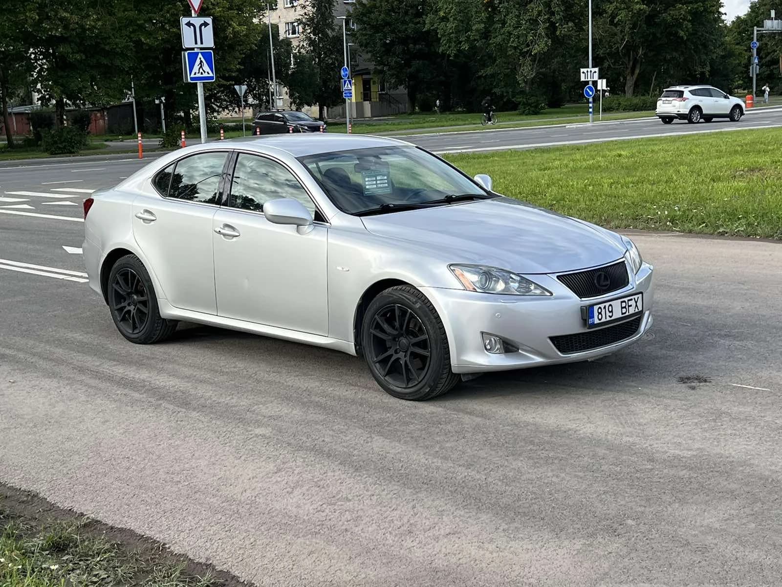 Lexus IS 220