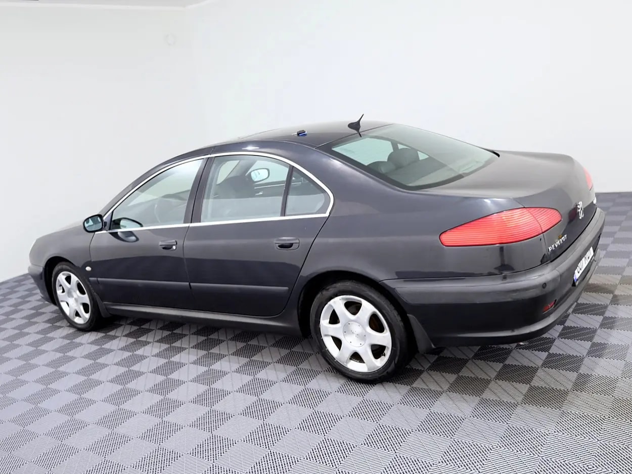Peugeot 607