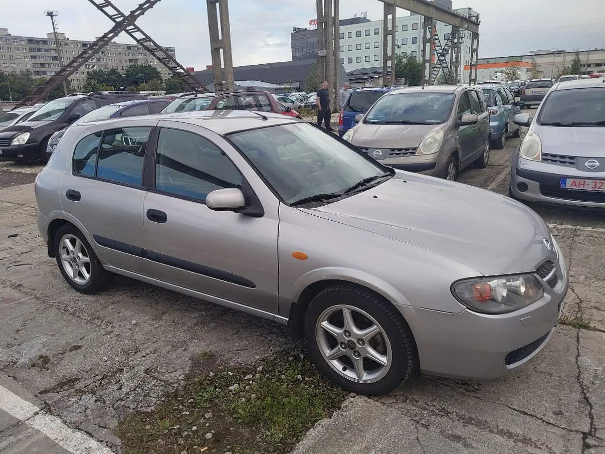 Nissan Almera