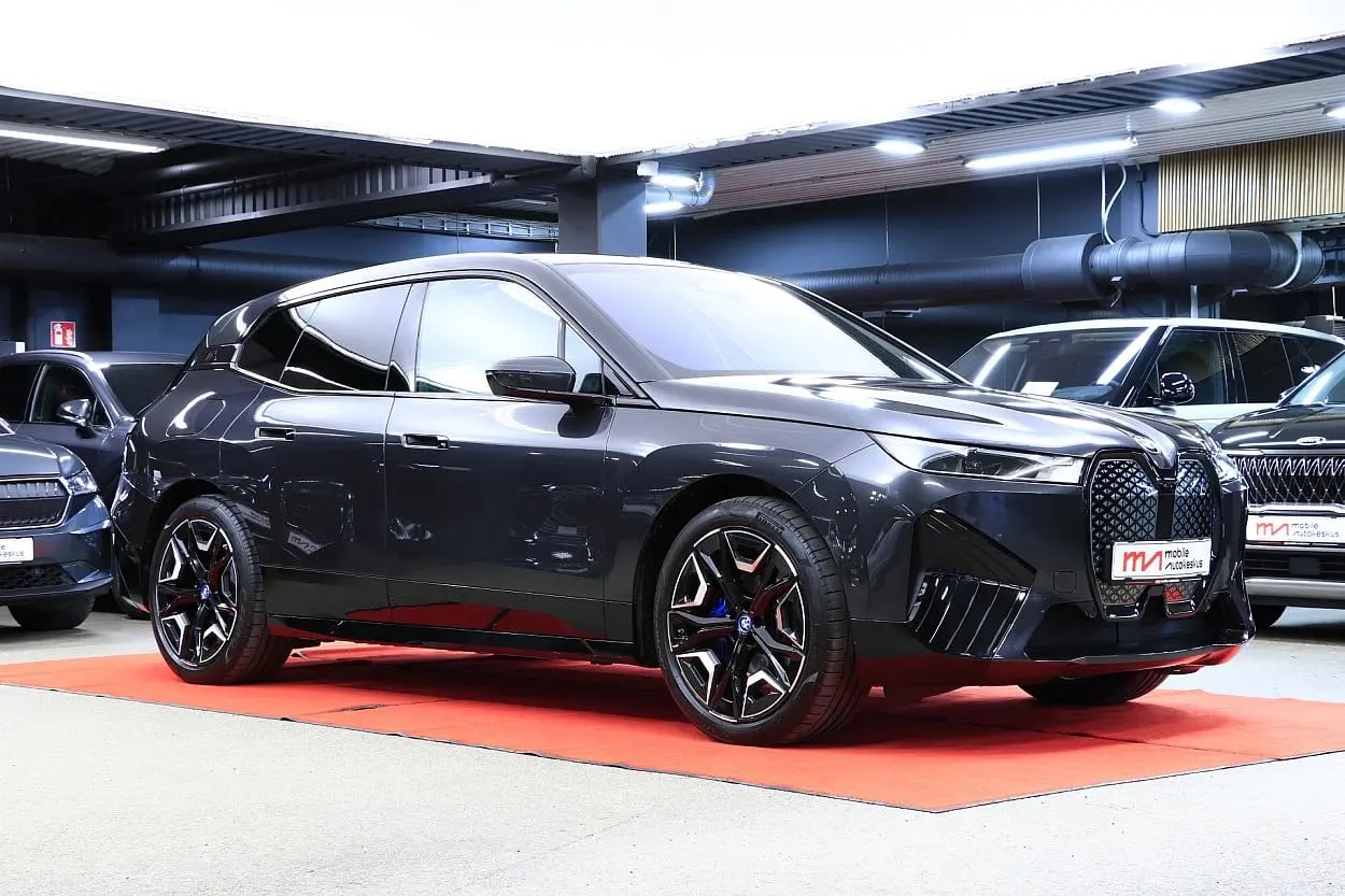 BMW iX