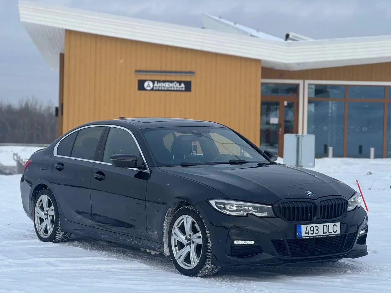 BMW 330
