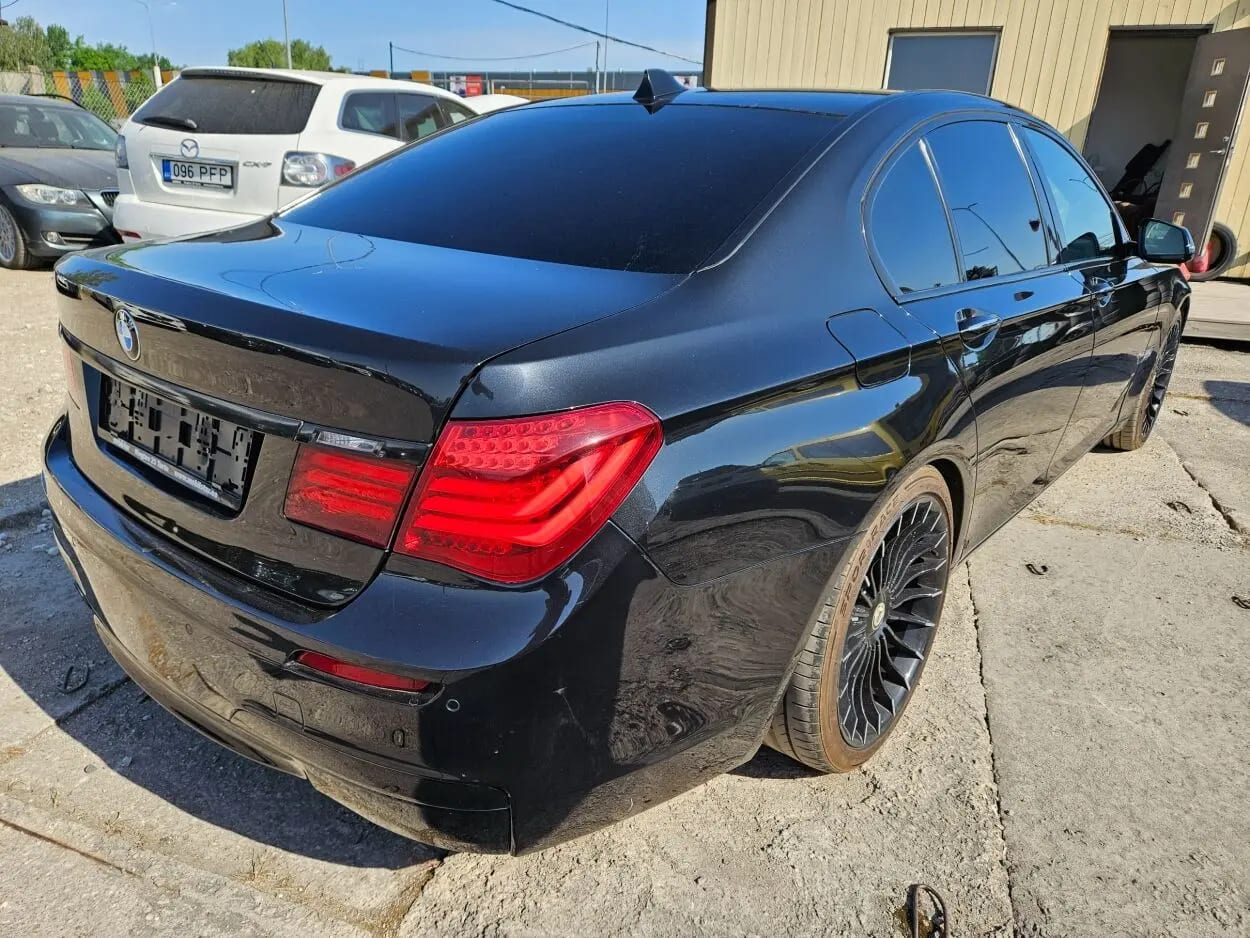 BMW 730