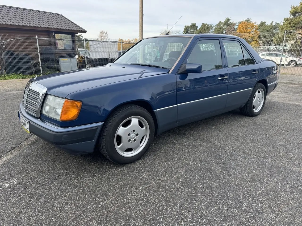 Mercedes-Benz E 200