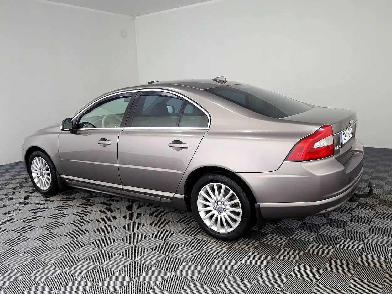 Volvo S80