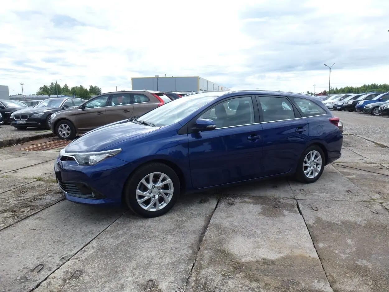 Toyota Auris Touring Sports
