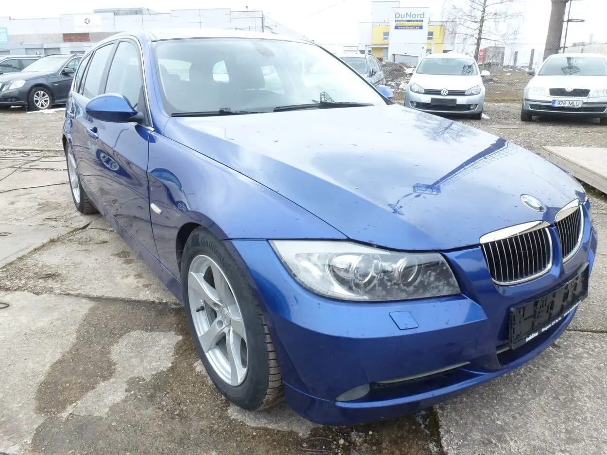 BMW 330