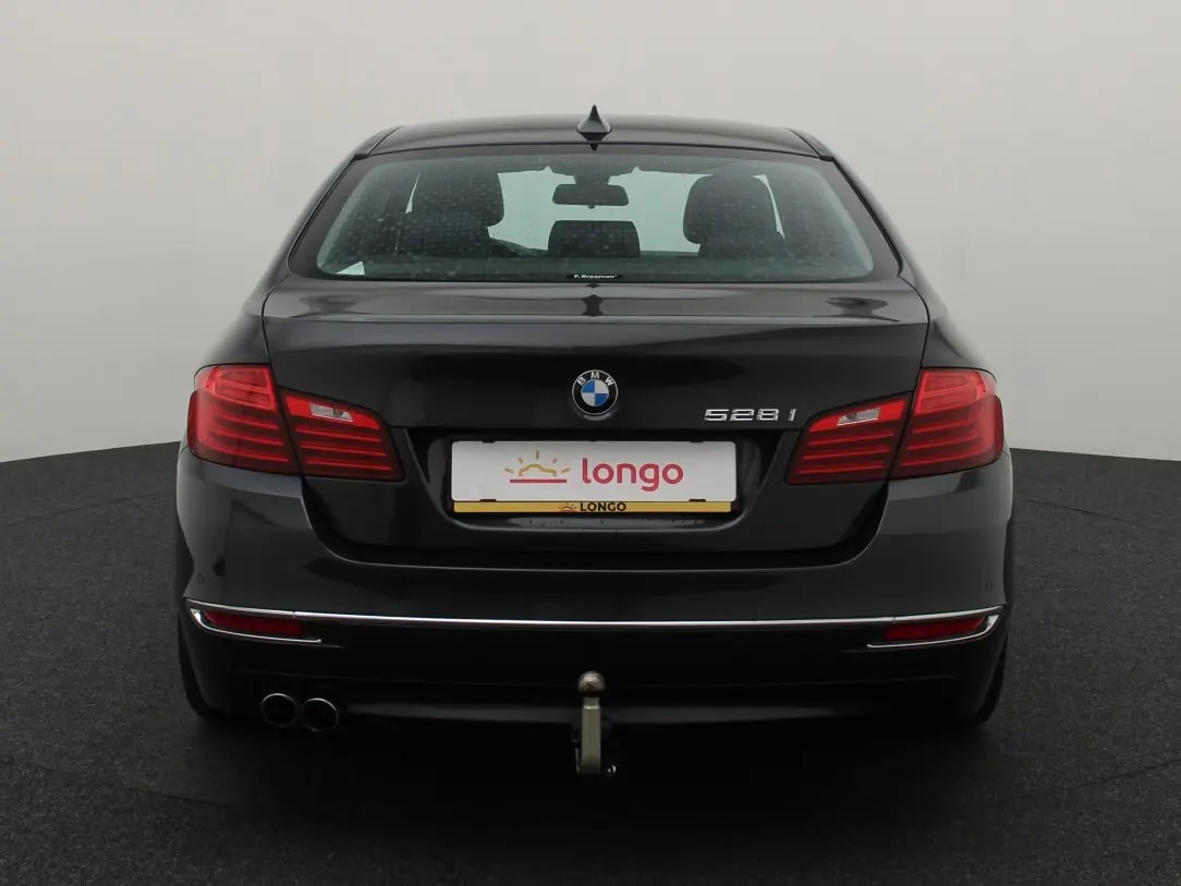 BMW 528