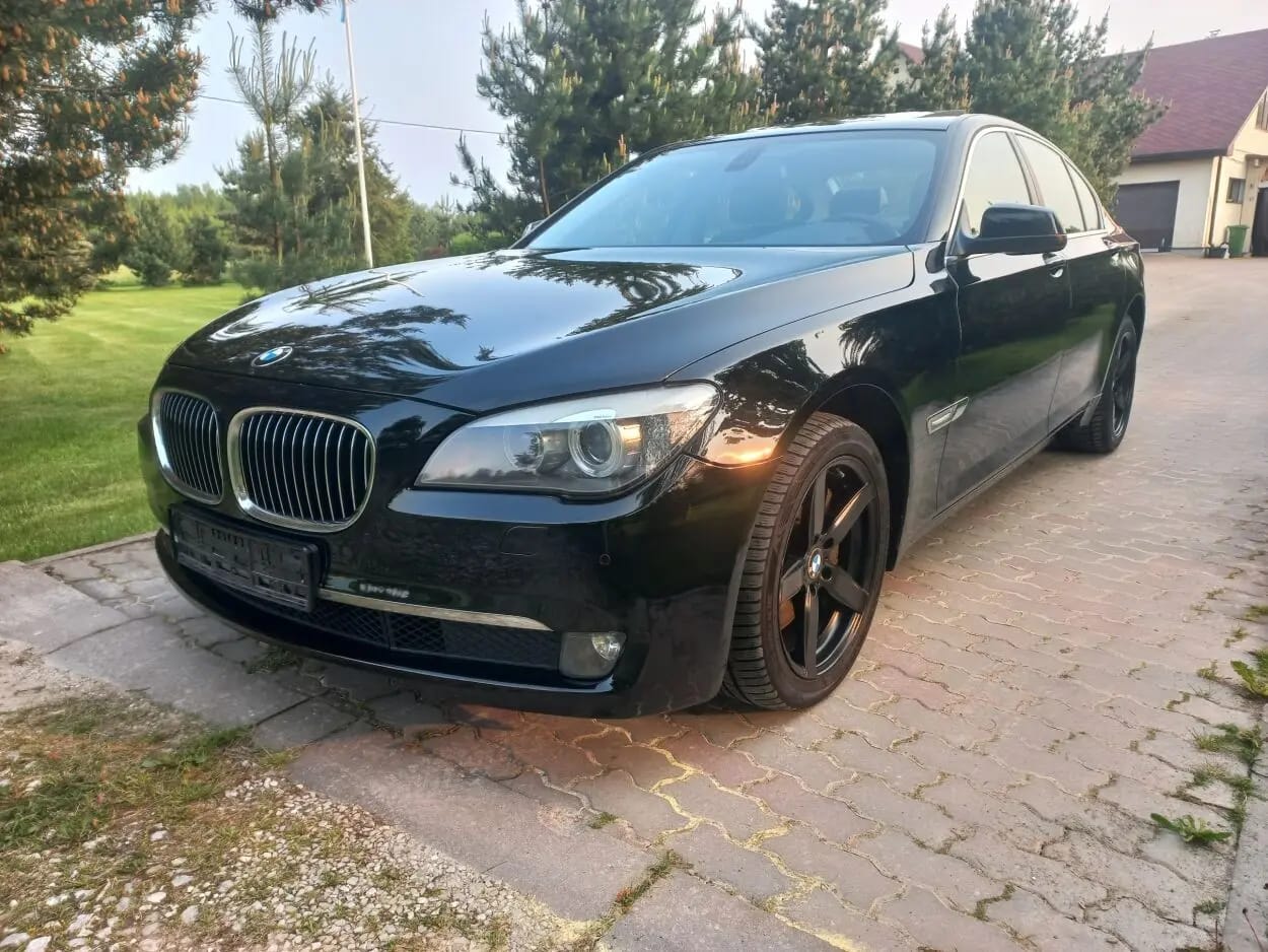 BMW 730