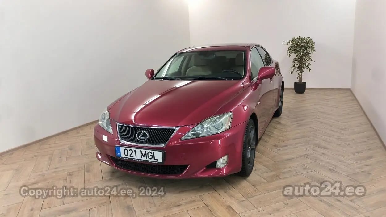 Lexus IS 220