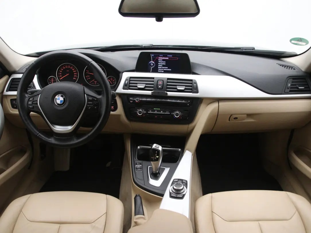 BMW 330
