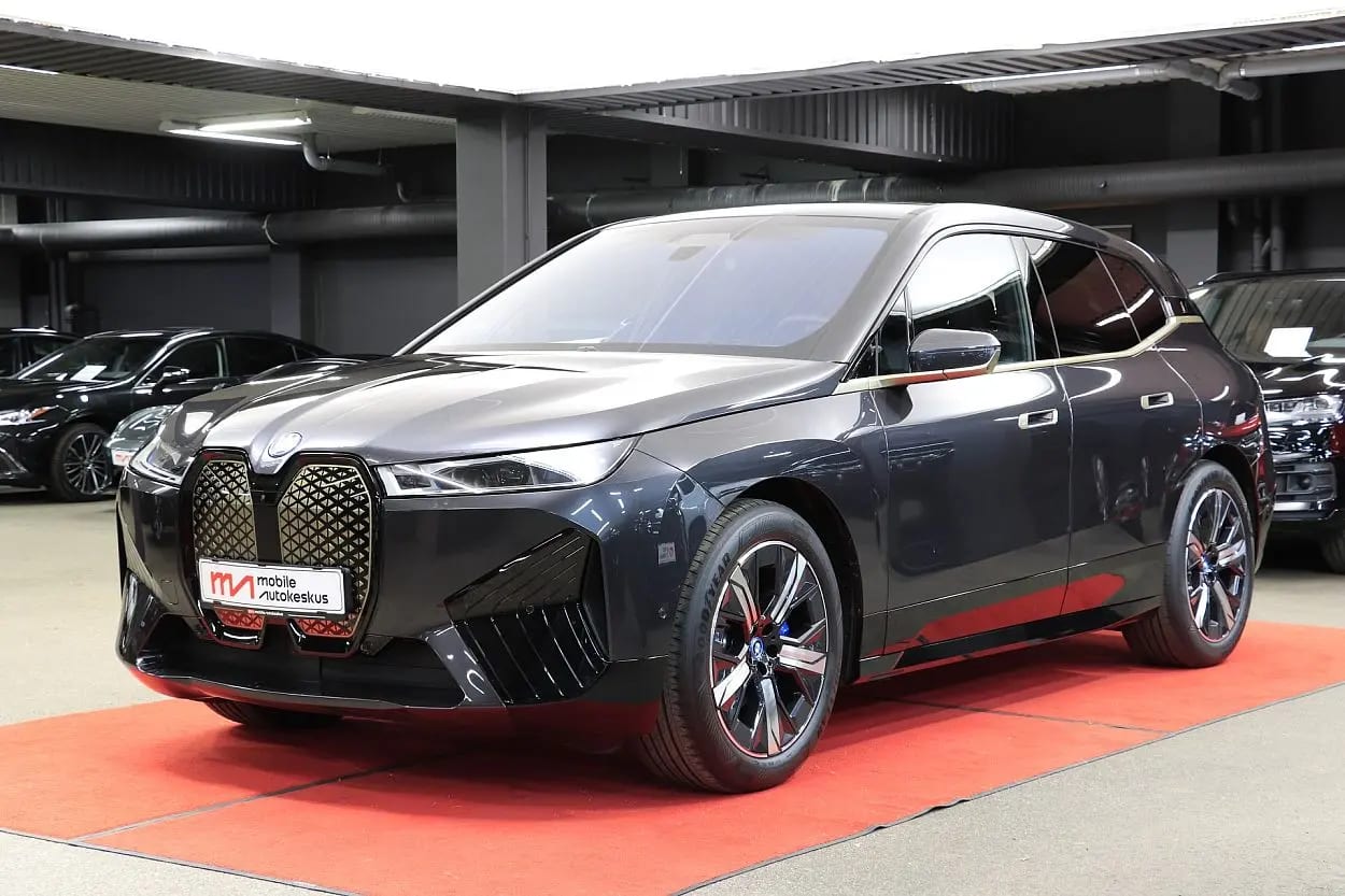 BMW iX
