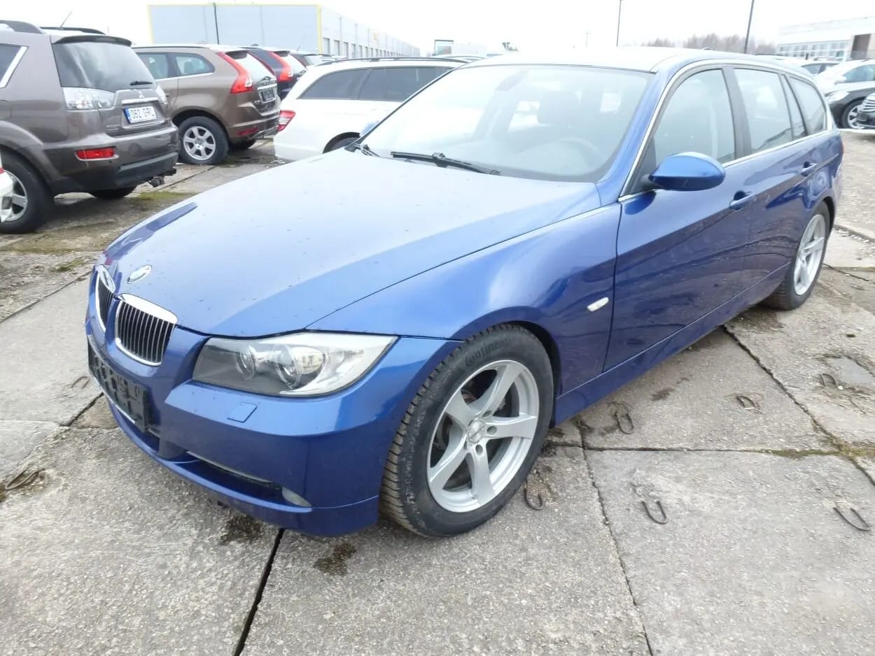 BMW 330