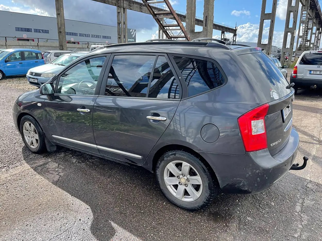 Kia Carens