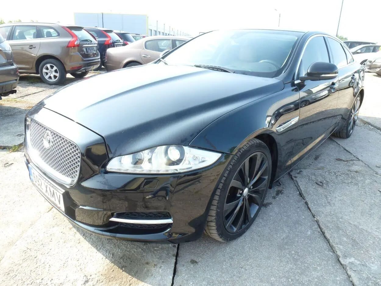 Jaguar XJ