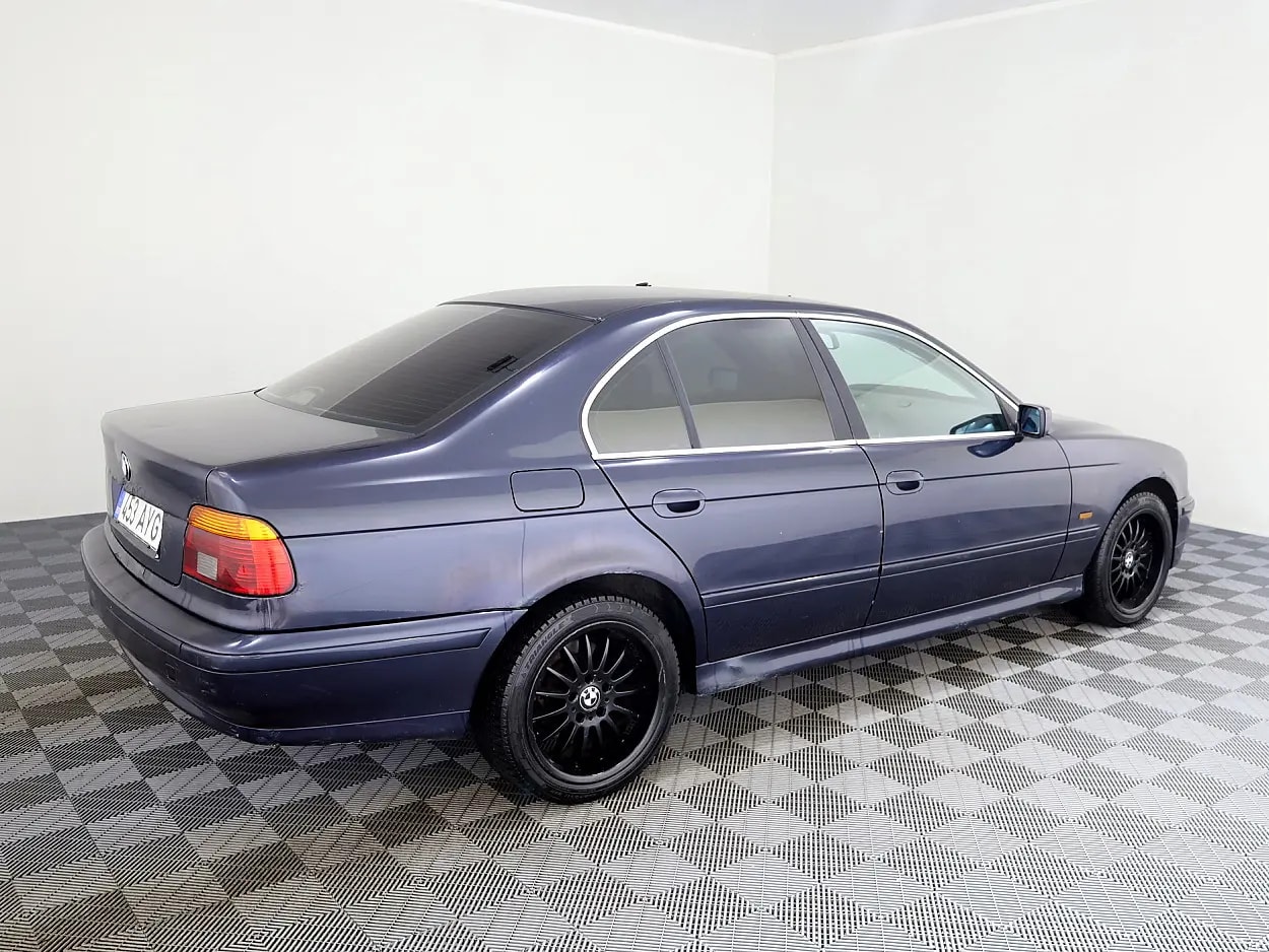 BMW 525