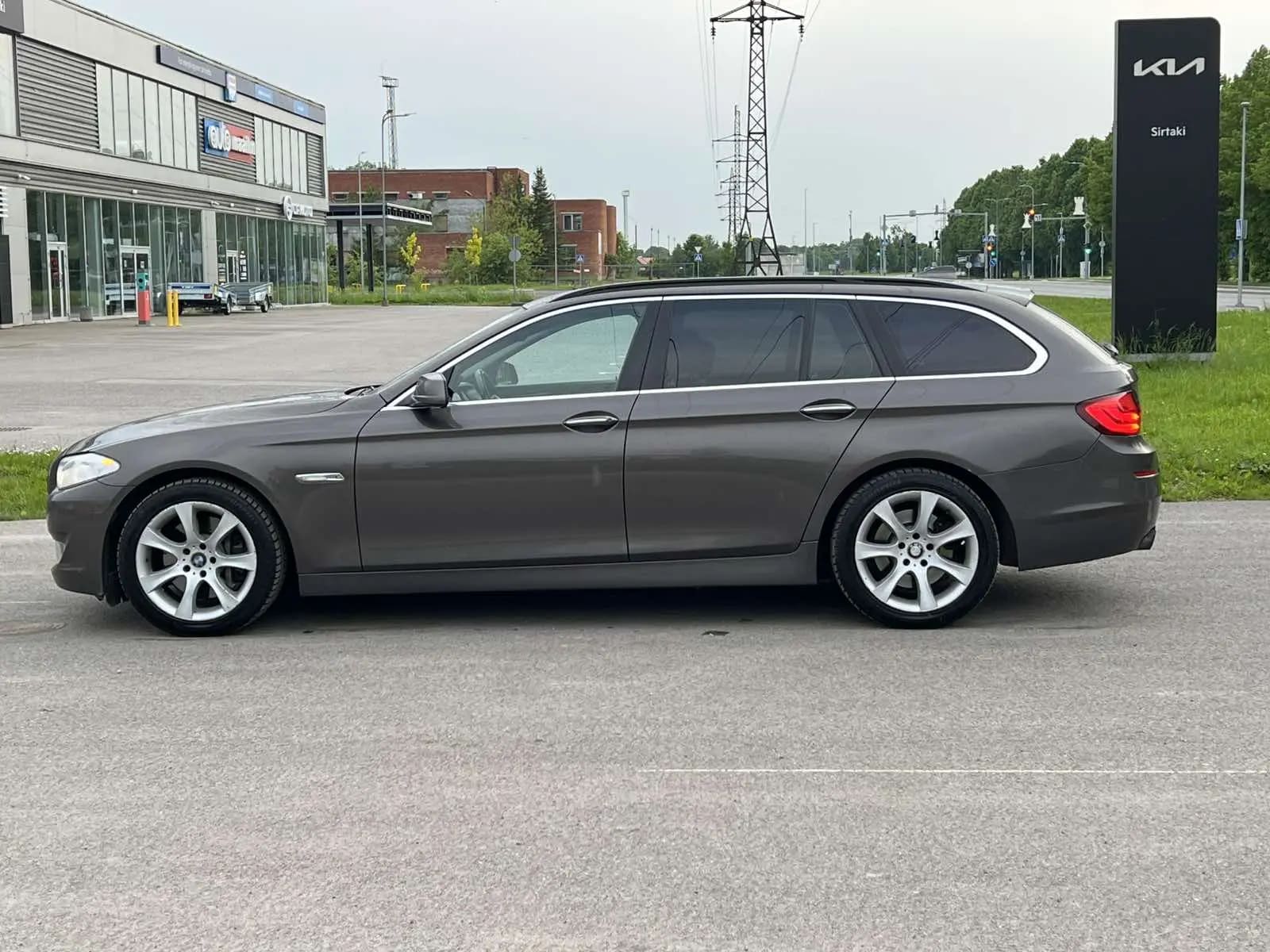 BMW 525