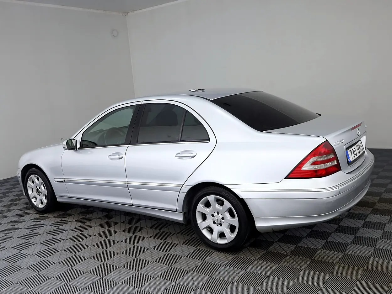 Mercedes-Benz C 220