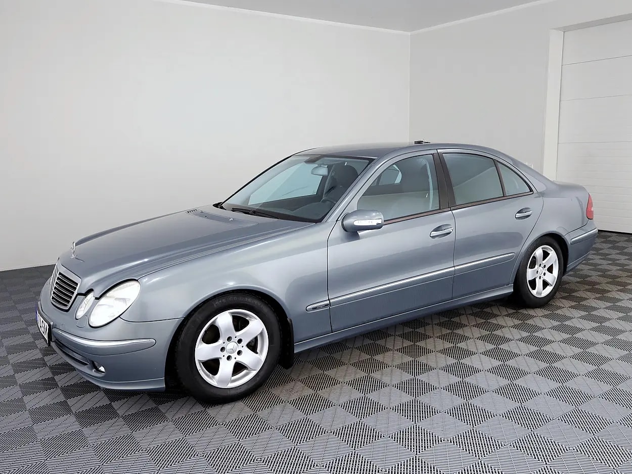 Mercedes-Benz E 200