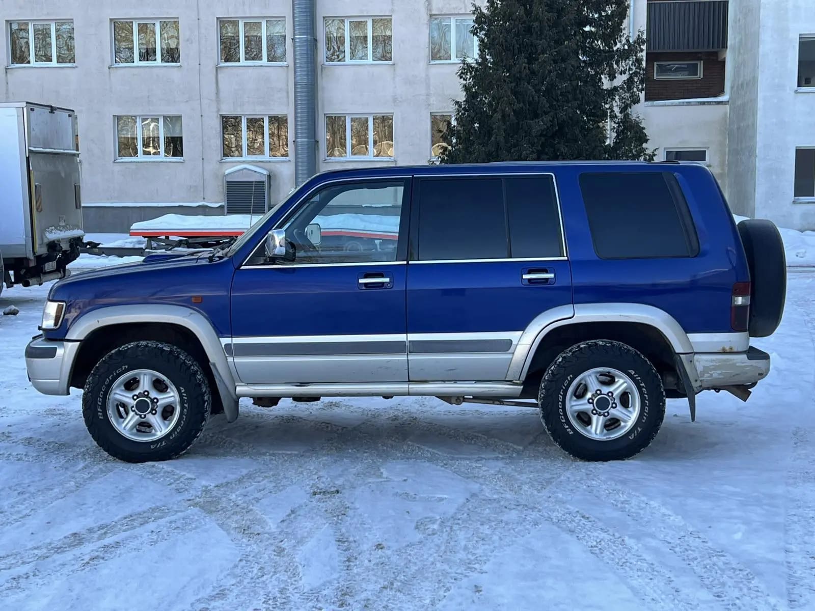 Isuzu Trooper