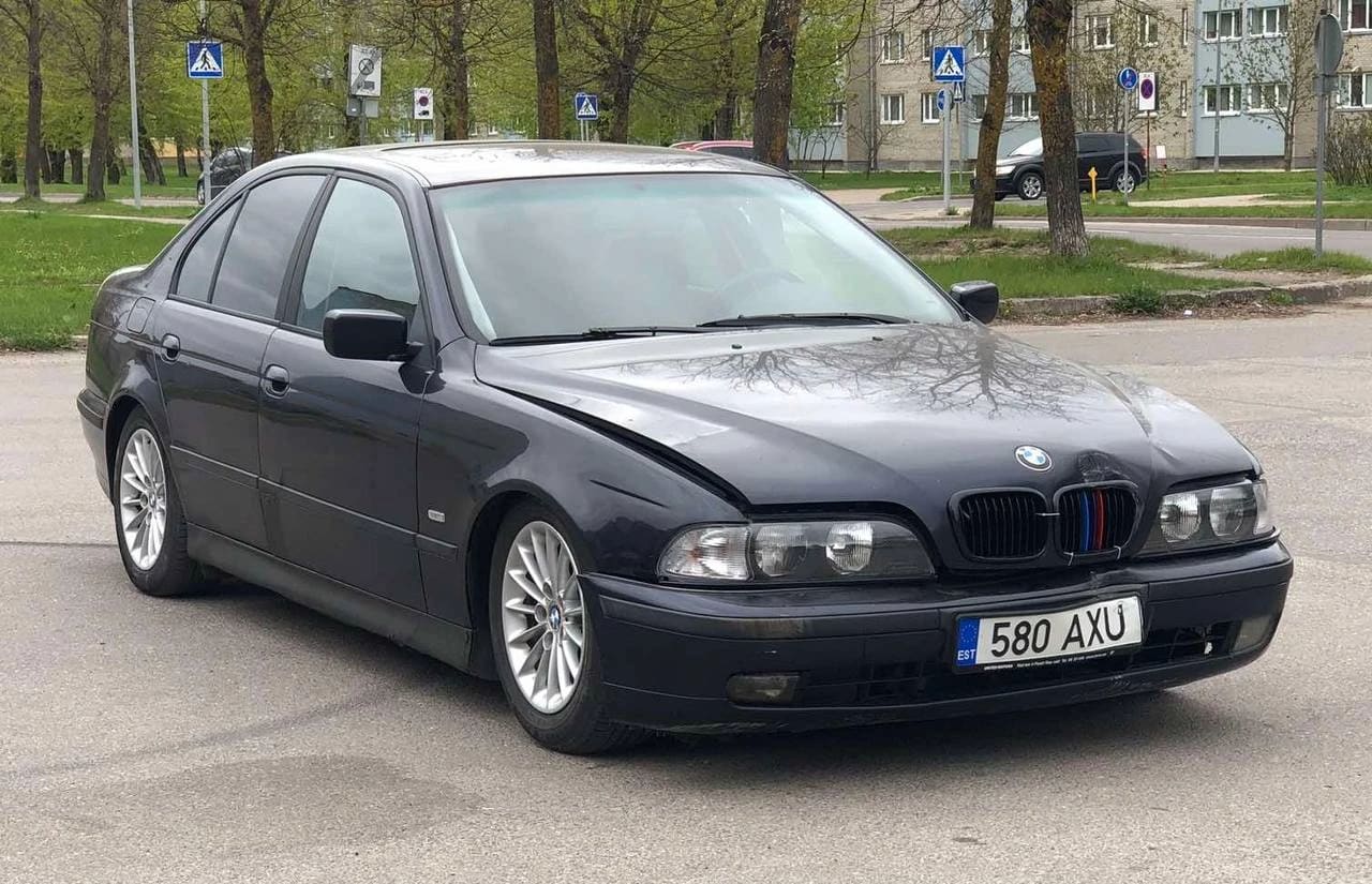 BMW 523