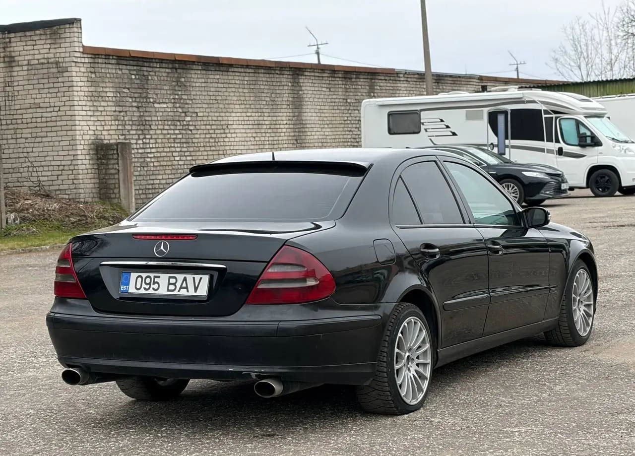 Mercedes-Benz E 220